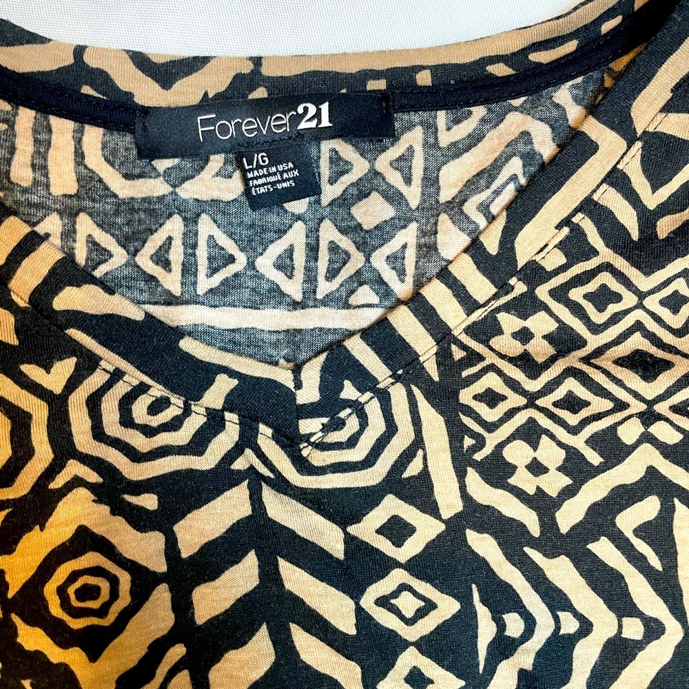 💥2/$20💥Vintage F21 Butterfly African Print Mudcloth Boho Festival Crop Top - Picture 3 of 5